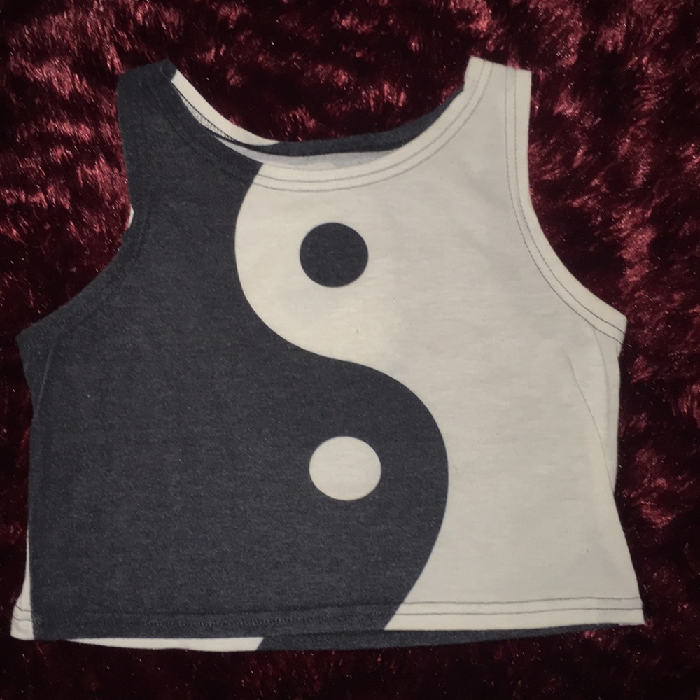 Vintage yin yang crop top!
